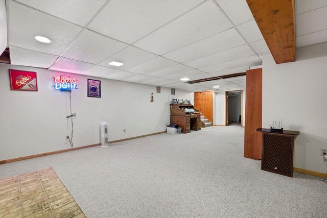 N9162 Woodridge COURT, East Troy, WI 53120