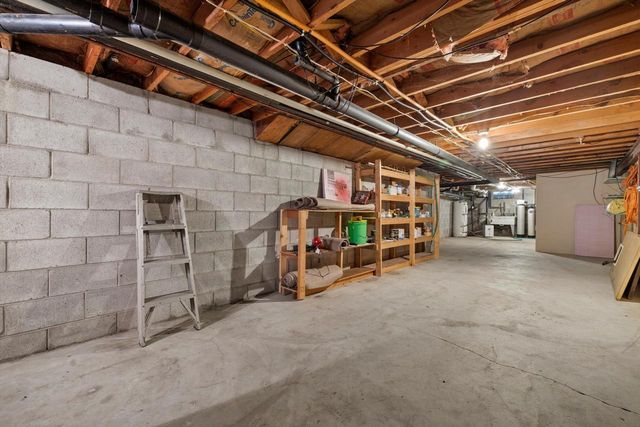 N9162 Woodridge COURT, East Troy, WI 53120