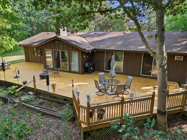 N9162 Woodridge COURT, East Troy, WI 53120