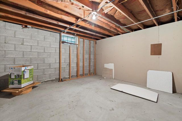 N9162 Woodridge COURT, East Troy, WI 53120