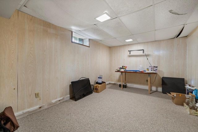 N9162 Woodridge COURT, East Troy, WI 53120