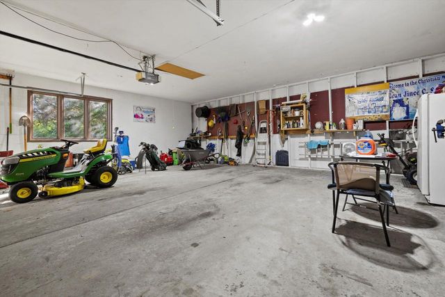 N9162 Woodridge COURT, East Troy, WI 53120