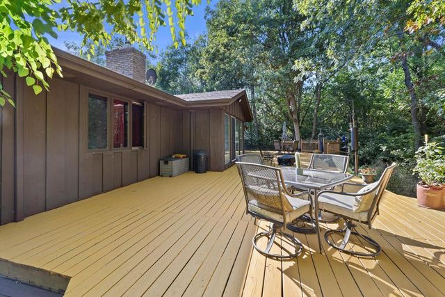 N9162 Woodridge COURT, East Troy, WI 53120