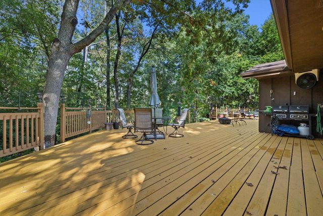 N9162 Woodridge COURT, East Troy, WI 53120