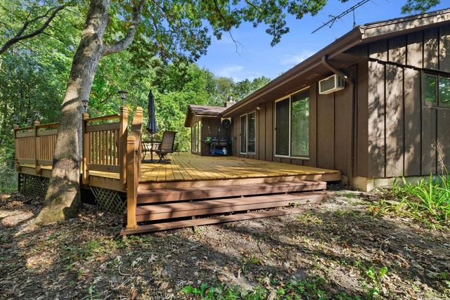 N9162 Woodridge COURT, East Troy, WI 53120