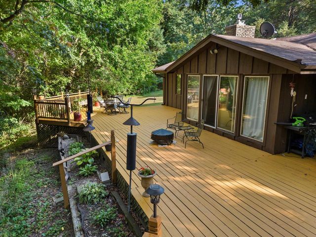 N9162 Woodridge COURT, East Troy, WI 53120