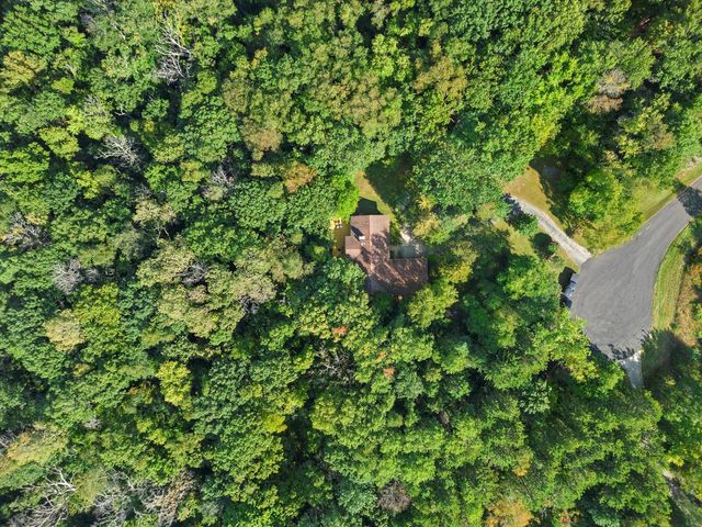 N9162 Woodridge COURT, East Troy, WI 53120