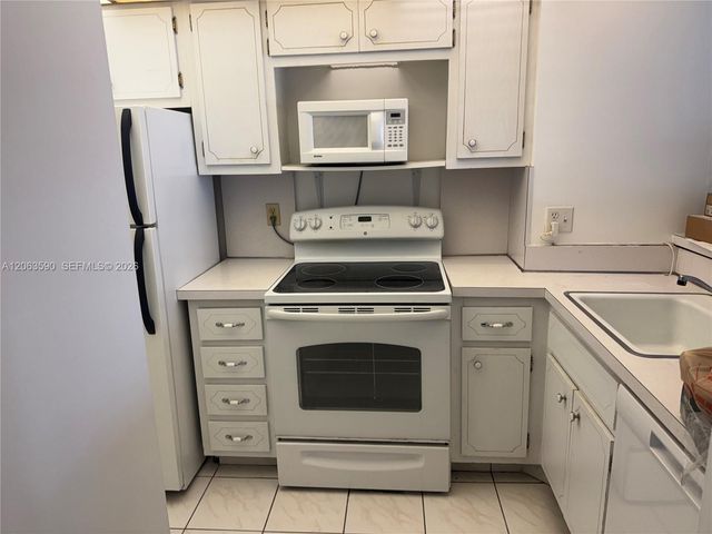 1965 S Ocean Dr 11H, Hallandale Beach, FL 33009