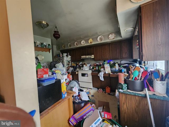 6111 OAKLAND MILLS RD, Sykesville, MD 21784