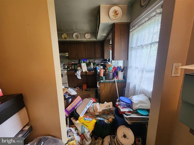 6111 OAKLAND MILLS RD, Sykesville, MD 21784