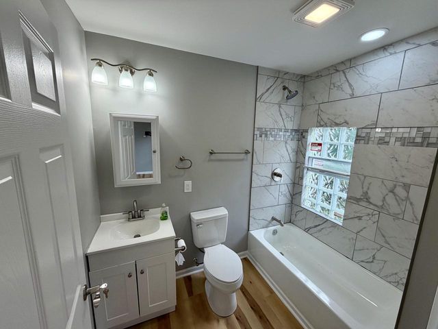 2501 W Michigan STREET, Milwaukee, WI 53233