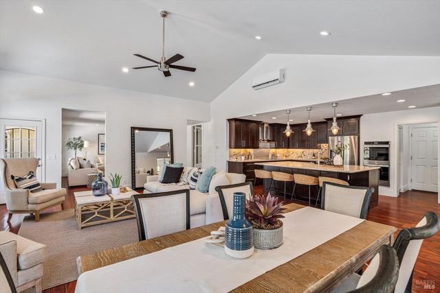 10014 Herb Rd, Windsor, CA 95492