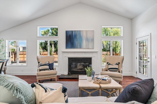 10014 Herb Rd, Windsor, CA 95492