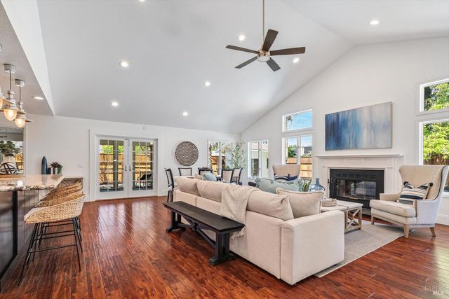 10014 Herb Rd, Windsor, CA 95492