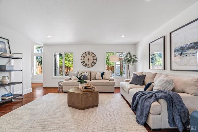 10014 Herb Rd, Windsor, CA 95492