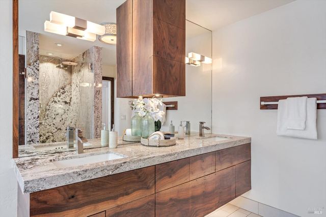 10014 Herb Rd, Windsor, CA 95492