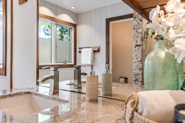 10014 Herb Rd, Windsor, CA 95492