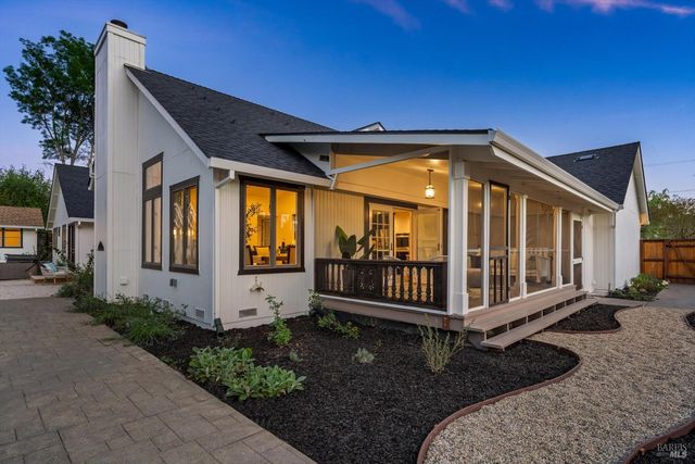 10014 Herb Rd, Windsor, CA 95492