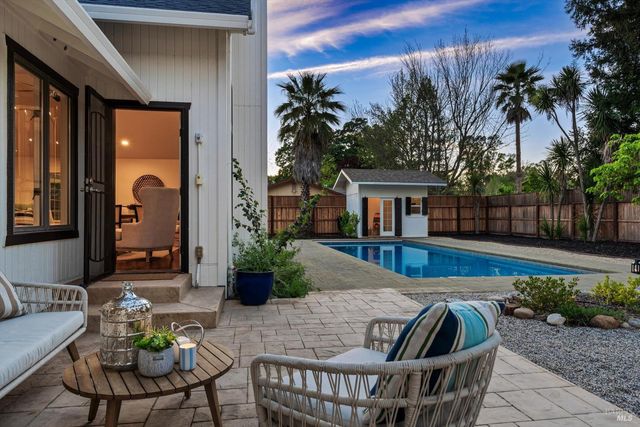 10014 Herb Rd, Windsor, CA 95492