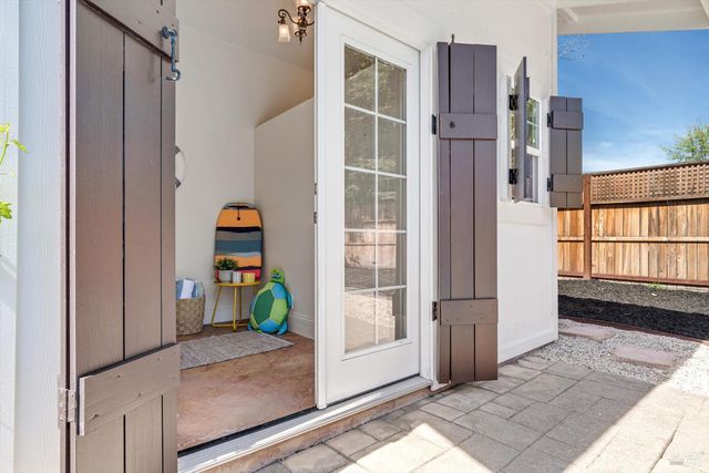 10014 Herb Rd, Windsor, CA 95492