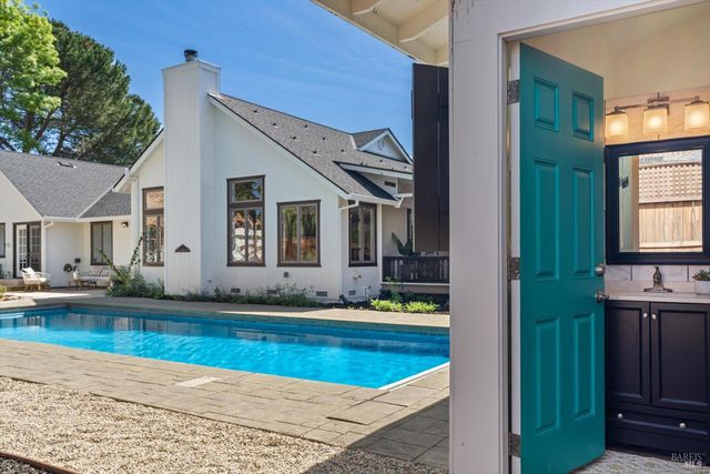 10014 Herb Rd, Windsor, CA 95492