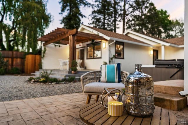 10014 Herb Rd, Windsor, CA 95492