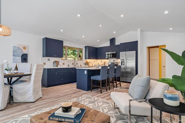 10014 Herb Rd, Windsor, CA 95492