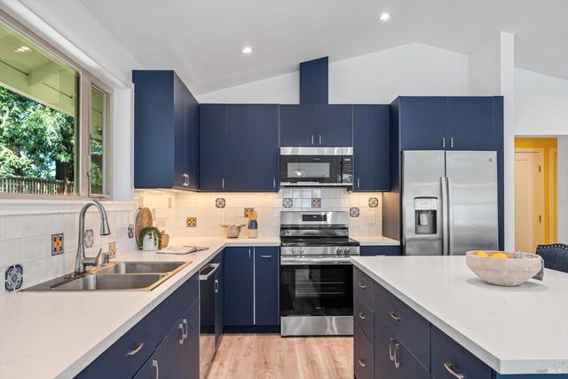 10014 Herb Rd, Windsor, CA 95492