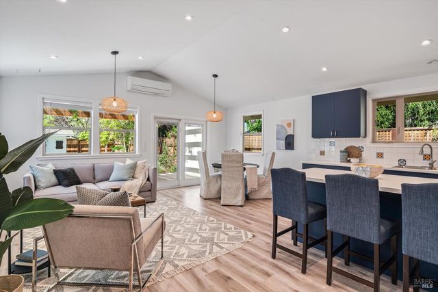 10014 Herb Rd, Windsor, CA 95492