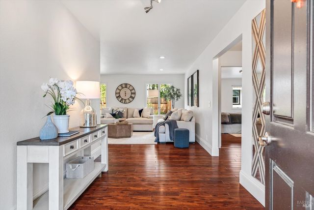 10014 Herb Rd, Windsor, CA 95492