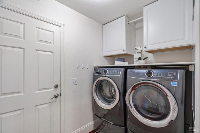 10014 Herb Rd, Windsor, CA 95492