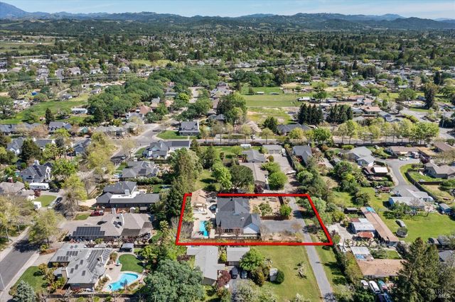 10014 Herb Rd, Windsor, CA 95492