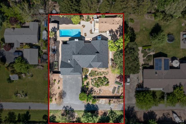 10014 Herb Rd, Windsor, CA 95492