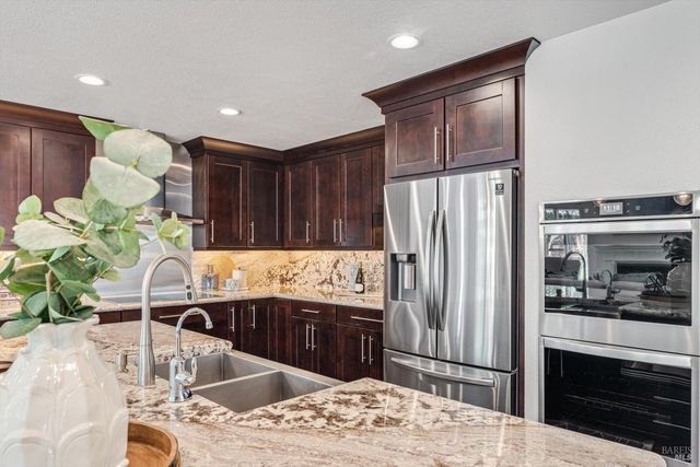 10014 Herb Rd, Windsor, CA 95492