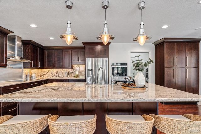 10014 Herb Rd, Windsor, CA 95492