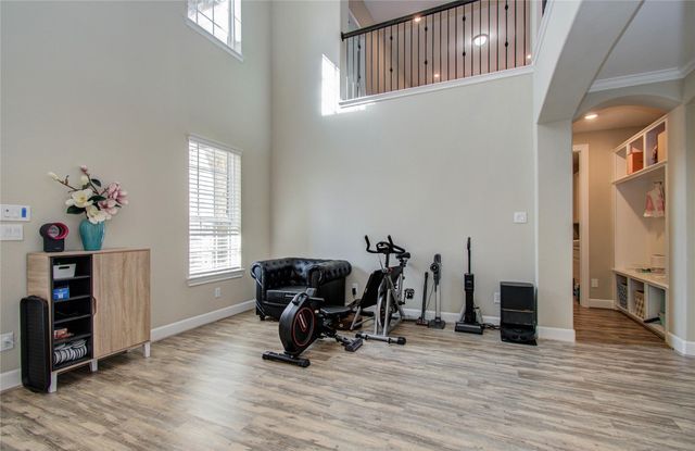 66 Zenith Lane, Sugar Land, TX 77498