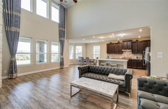 66 Zenith Lane, Sugar Land, TX 77498