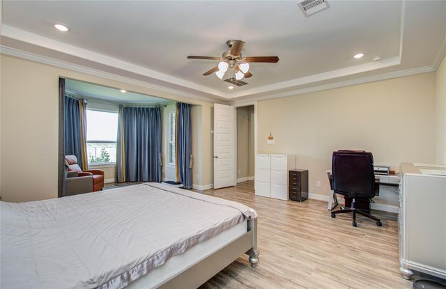 66 Zenith Lane, Sugar Land, TX 77498