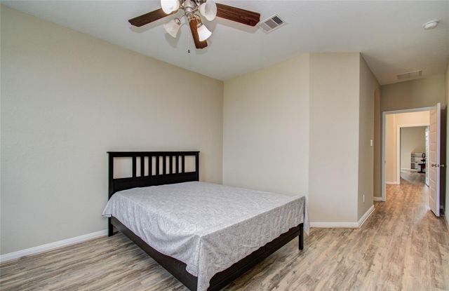 66 Zenith Lane, Sugar Land, TX 77498