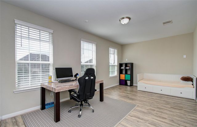 66 Zenith Lane, Sugar Land, TX 77498