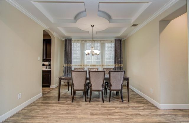 66 Zenith Lane, Sugar Land, TX 77498