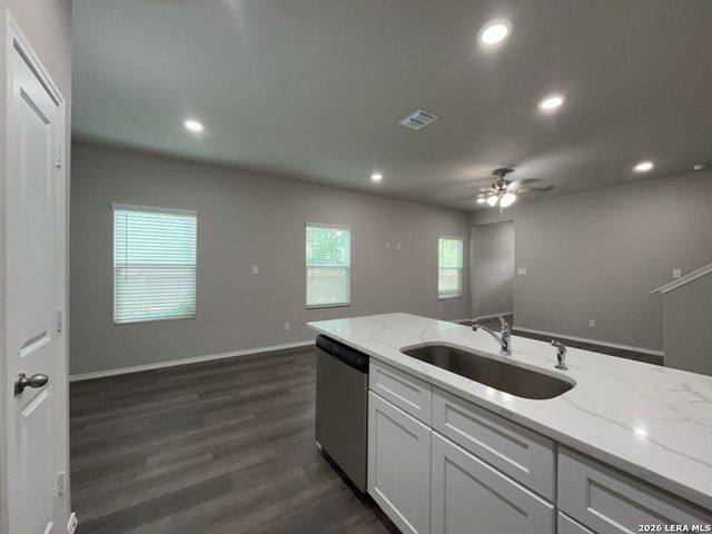 7818 Shetland Dr Apt 102, San Antonio, TX 78223