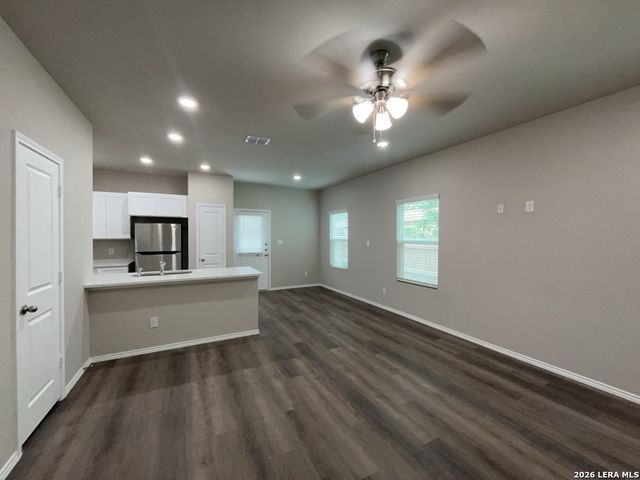 7818 Shetland Dr Apt 102, San Antonio, TX 78223