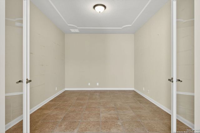 331 Mirror Lk, San Antonio, TX 78260