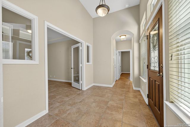 331 Mirror Lk, San Antonio, TX 78260