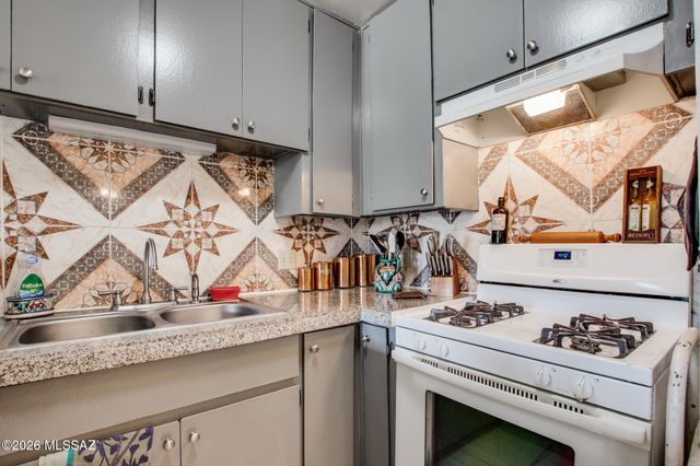 812 S Langley Ave Unit 102, Tucson, AZ 85710