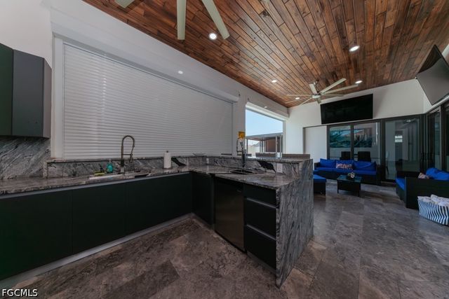 4024 Chiquita BLVD S, Cape Coral, FL 33914