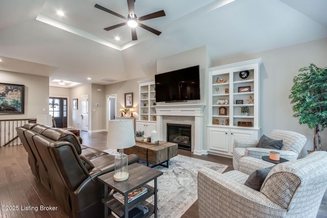 15808 Barkley Lake Ct, Louisville, KY 40245