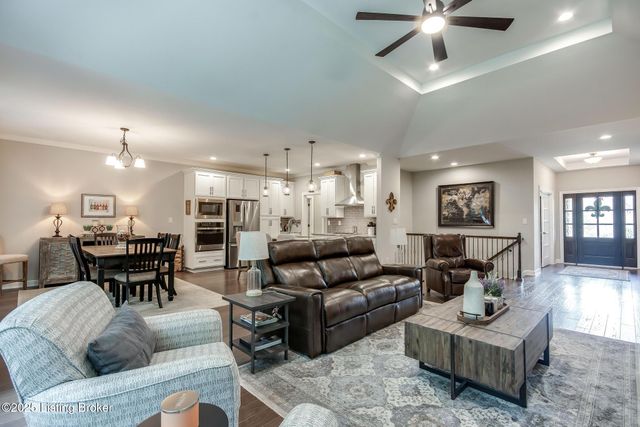 15808 Barkley Lake Ct, Louisville, KY 40245