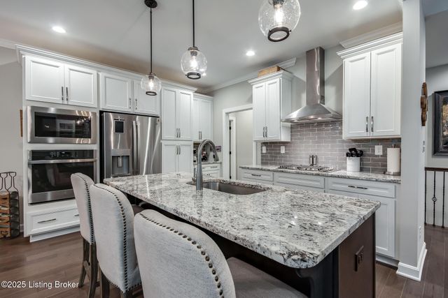 15808 Barkley Lake Ct, Louisville, KY 40245